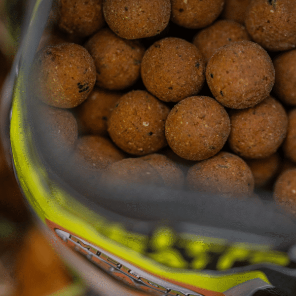 Boilies Melon & Peach – Vista superior mostrando agrupación y forma del cebo