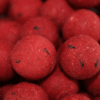 Boilie Robin Red – Vista para mostrar el tamaño real del cebo
