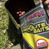 Boilies Bloody Mulberry – Detalle del color rojizo intenso y textura blanda
